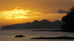 Abendstimmung am Corong Corong Beach suedlich von El Nido.